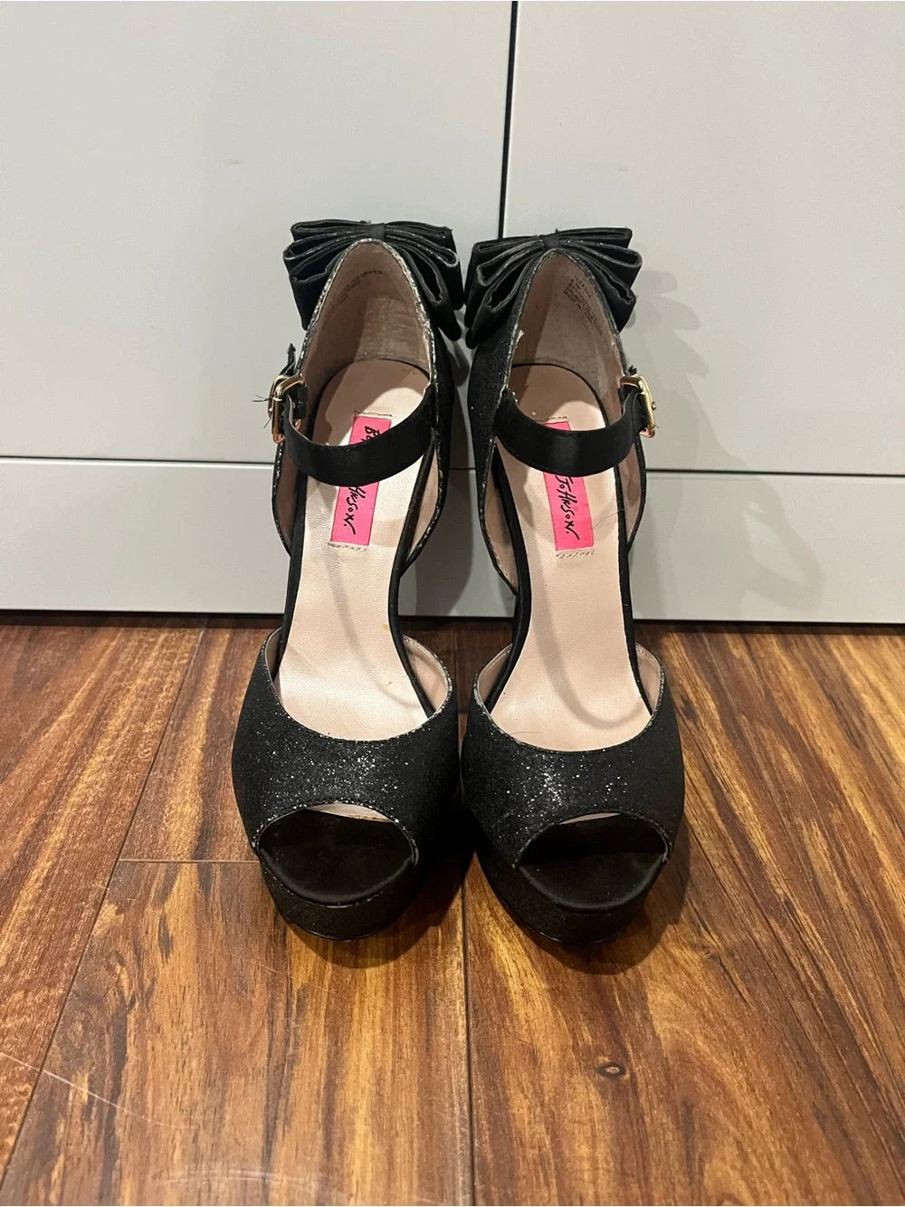 Betsey Johnson Alexsaa Black Glitter Bow Platform Heels 6.5